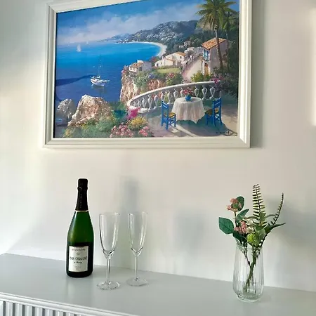 à Proximité Du Port De *