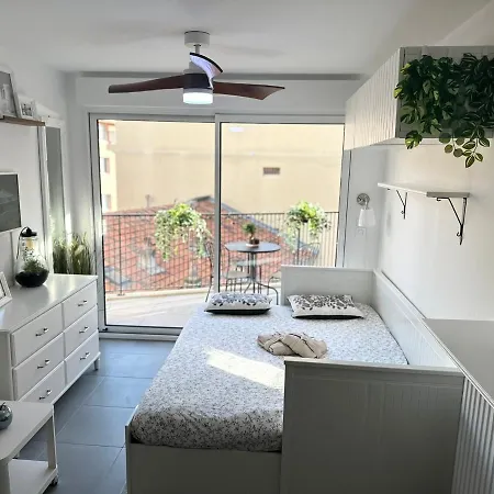 A Proximite Du Port De